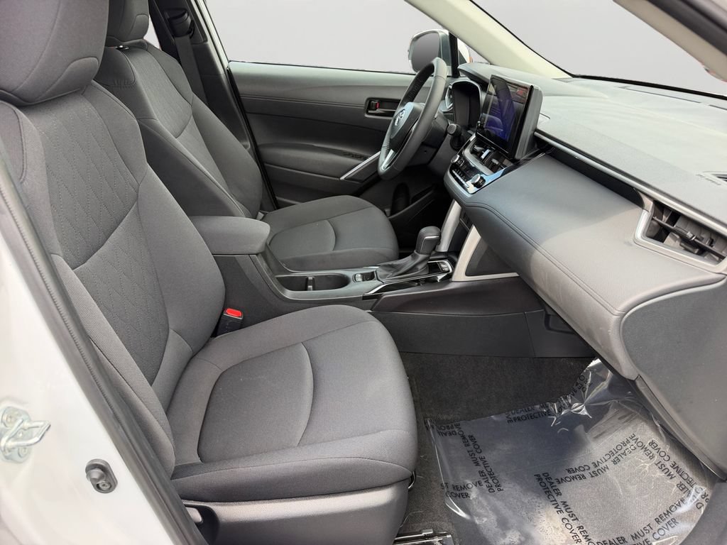 Used 2023 Toyota Corolla Cross LE AWD/4WD image 8