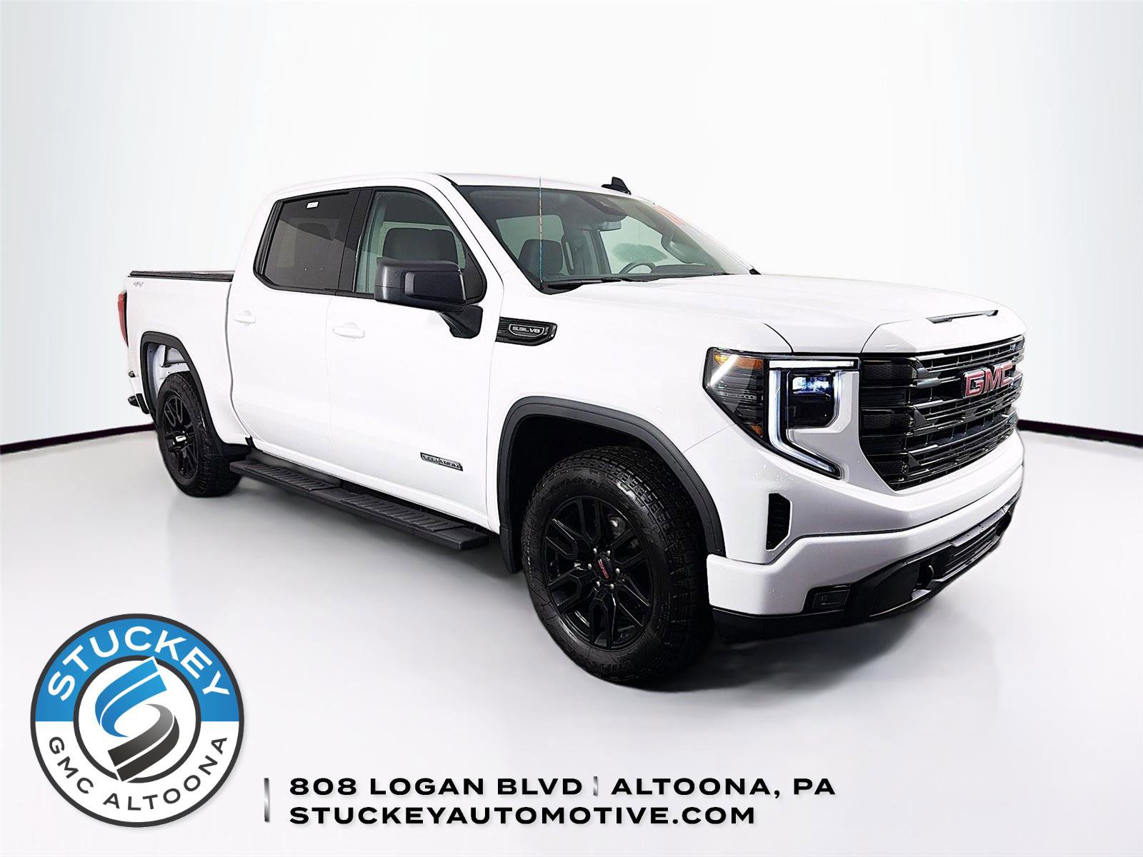 Used 2025 GMC Sierra 1500 Elevation AWD/4WD image 1