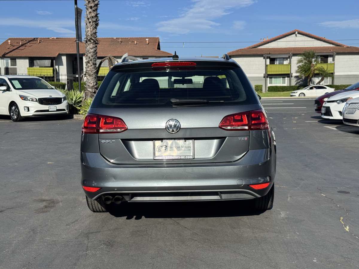 Used 2016 Volkswagen Golf S FWD image 3