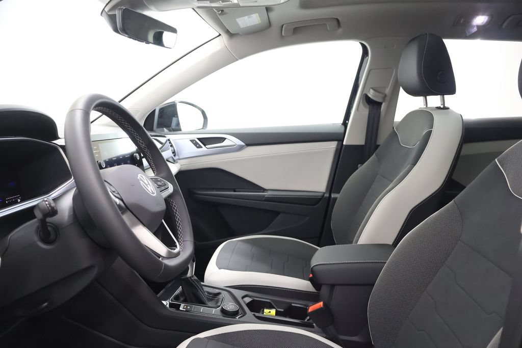 New 2026 Volkswagen Taos SE AWD/4WD image 13