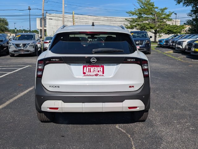 New 2026 Nissan Kicks SR FWD image 3
