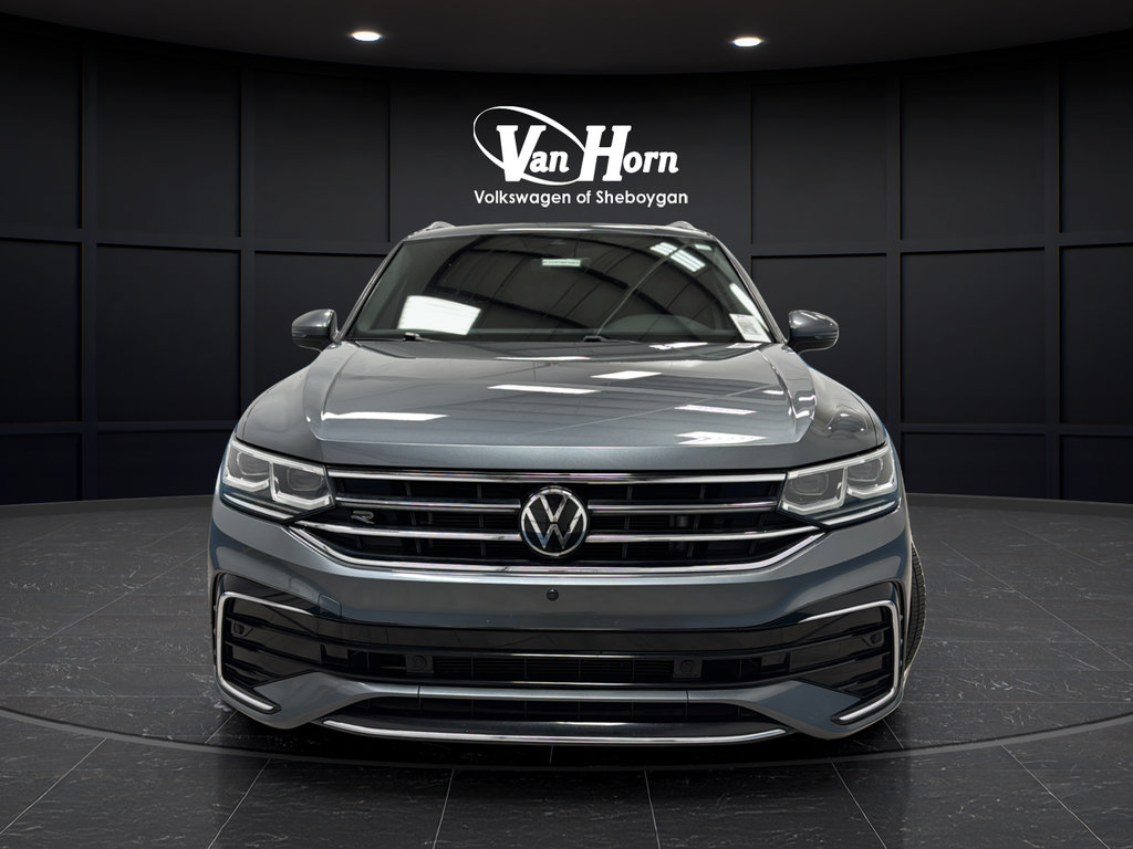 Used 2023 Volkswagen Tiguan SEL R-Line AWD/4WD image 2