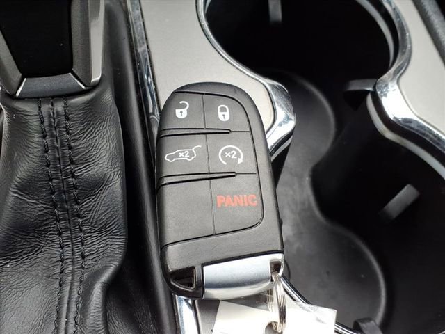 Used 2020 Jeep Grand Cherokee Altitude image 27