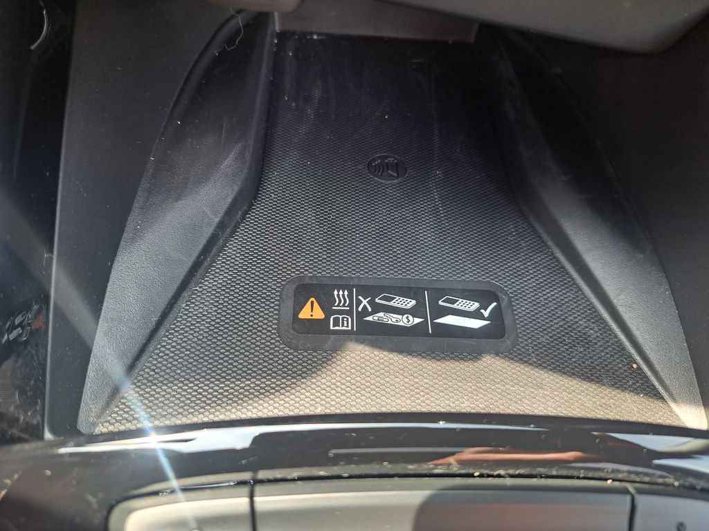 Used 2025 Chevrolet Trax RS w/ Sunroof Package FWD image 22