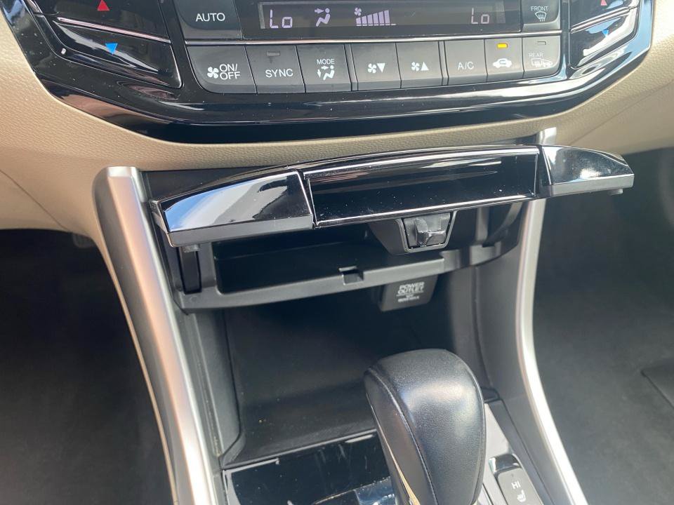 Used 2017 Honda Accord Touring image 22