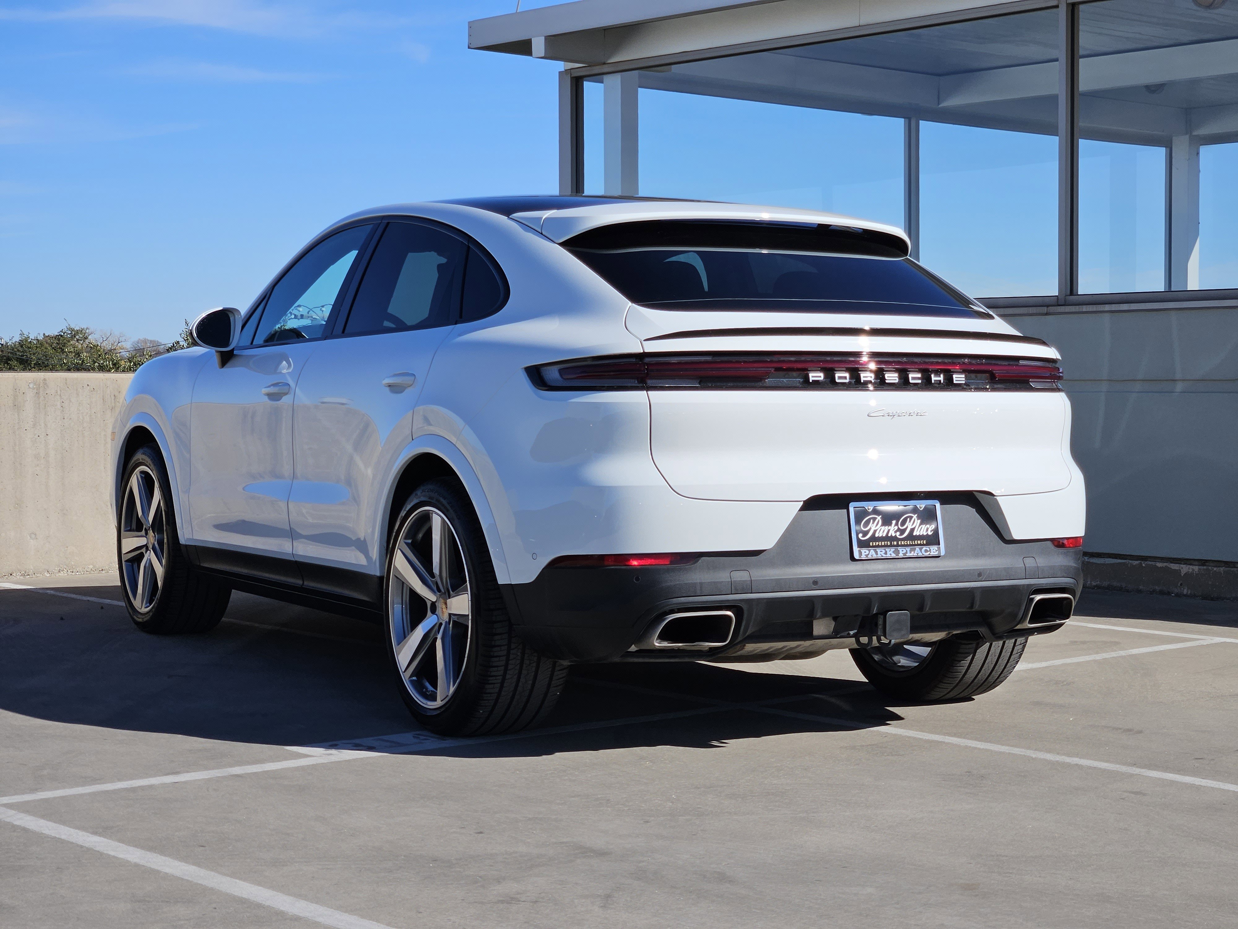 Certified 2025 Porsche Cayenne Coupe image 3