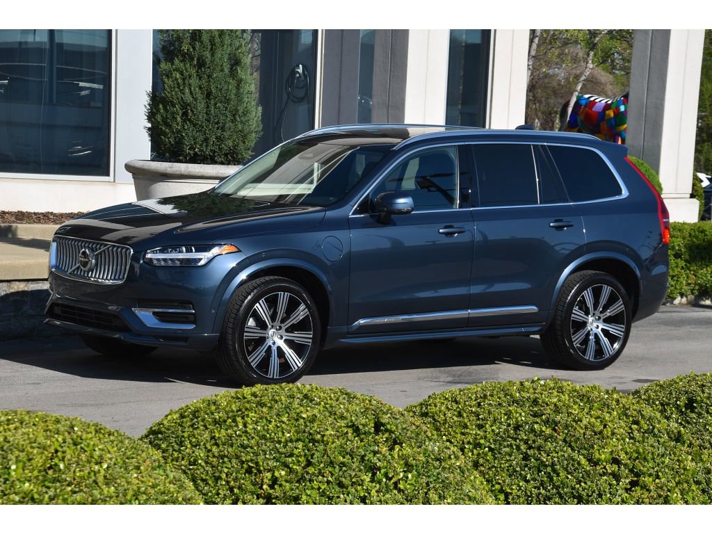 Used 2024 Volvo XC90 T8 Plus w/ Protection Package image 8
