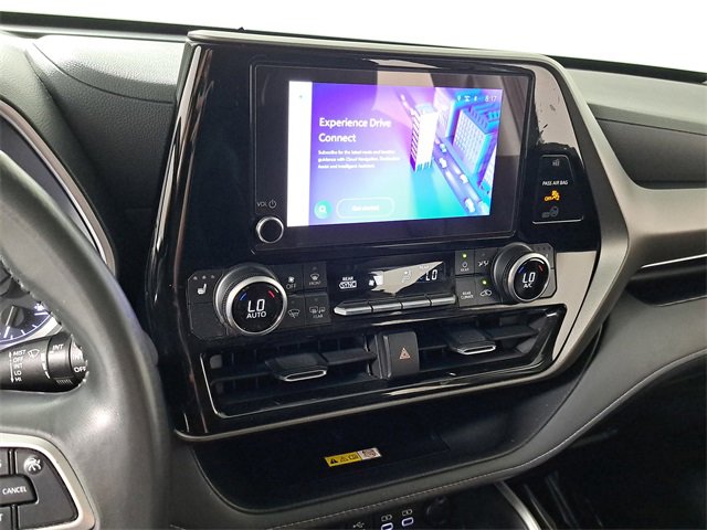 Used 2023 Toyota Highlander XLE image 30