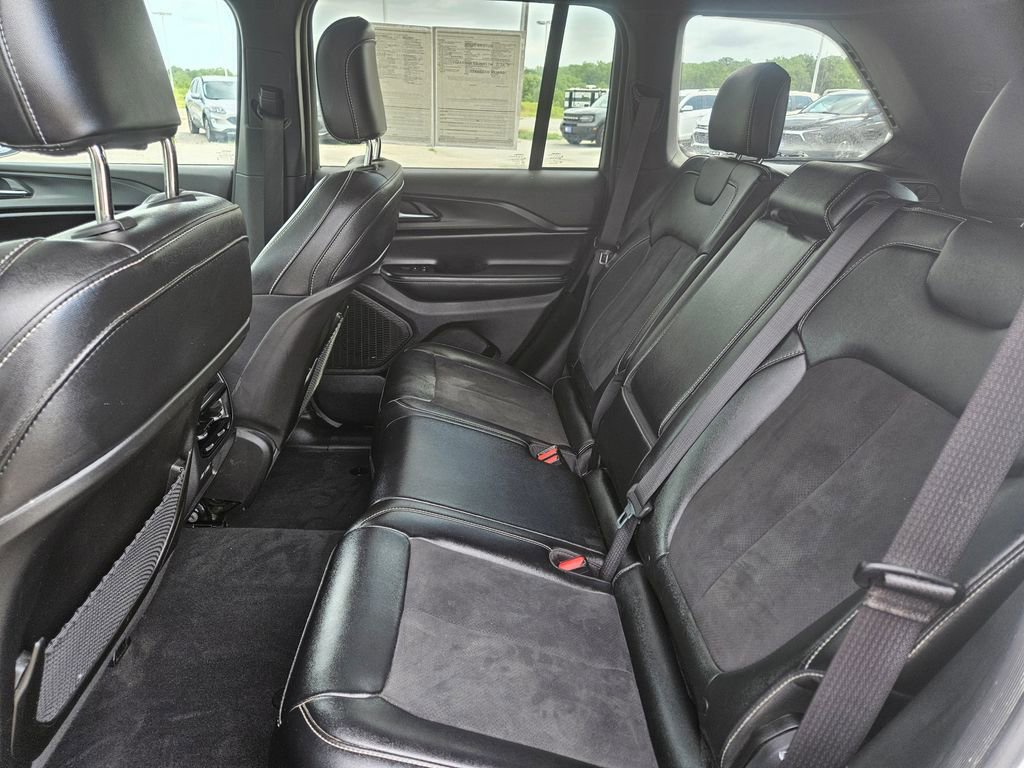 Used 2024 Jeep Grand Cherokee Altitude AWD/4WD image 26