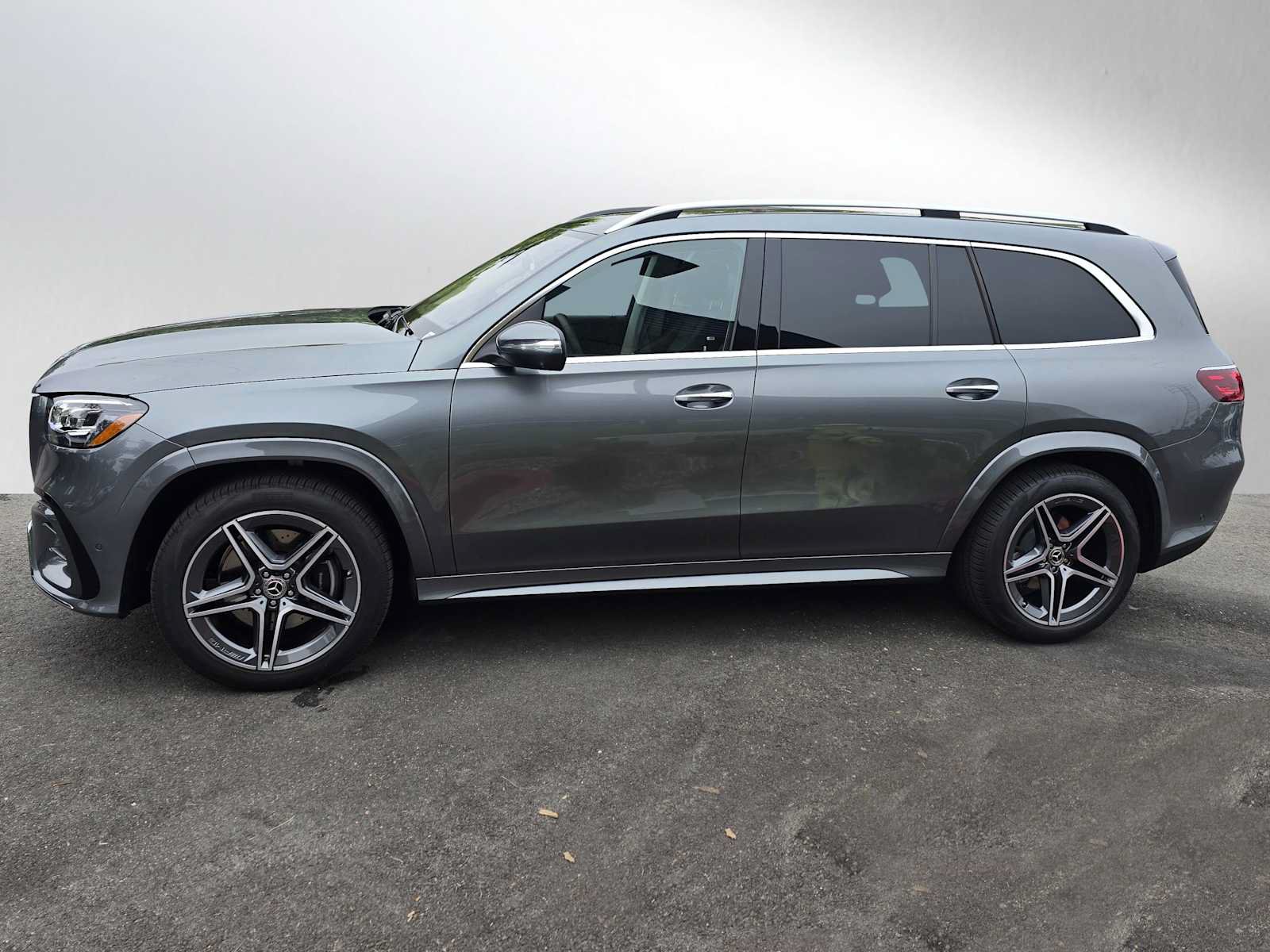 Used 2026 Mercedes-Benz GLS 450 4MATIC image 6