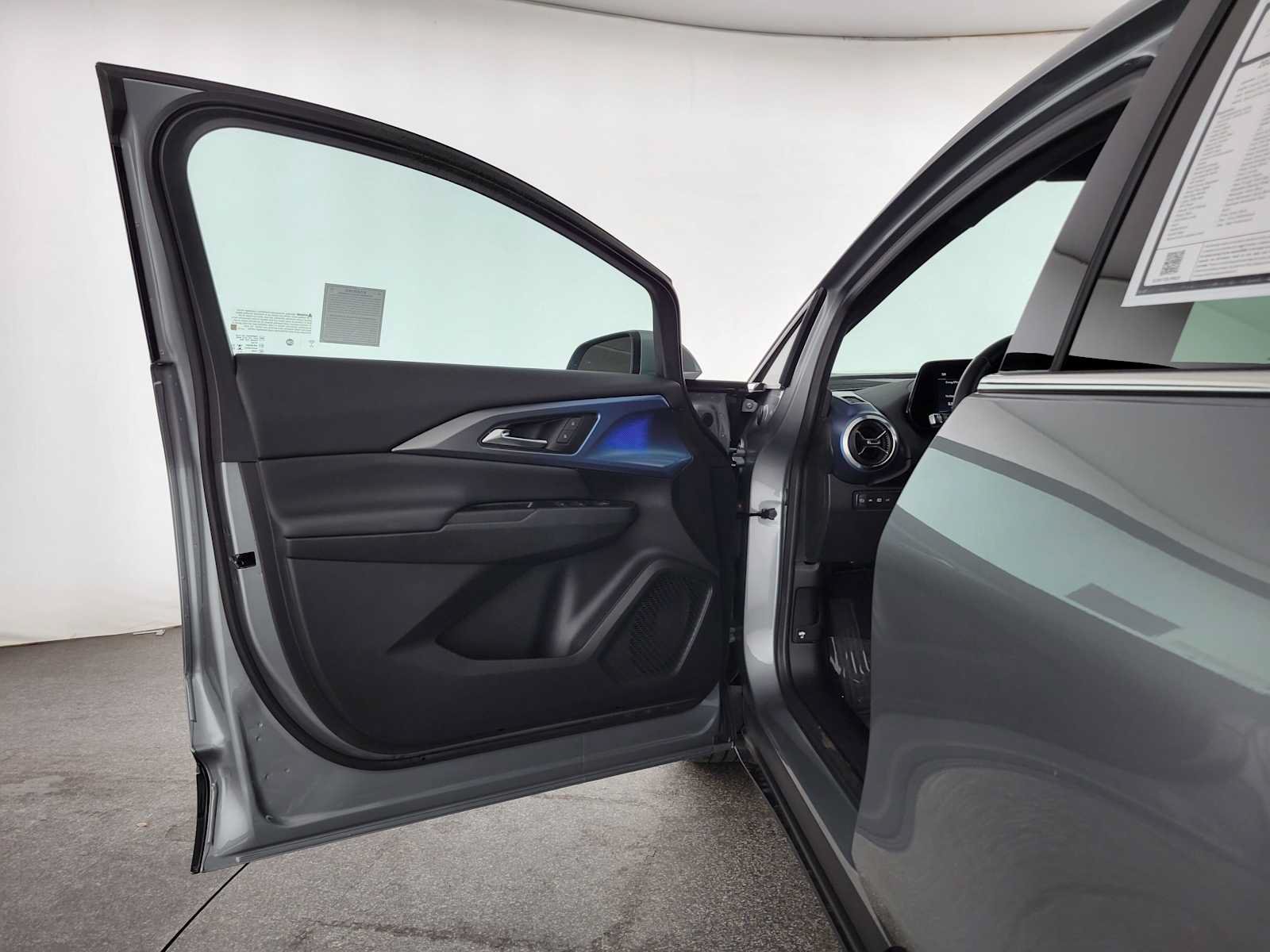 Used 2024 Chevrolet Equinox EV LT FWD image 19