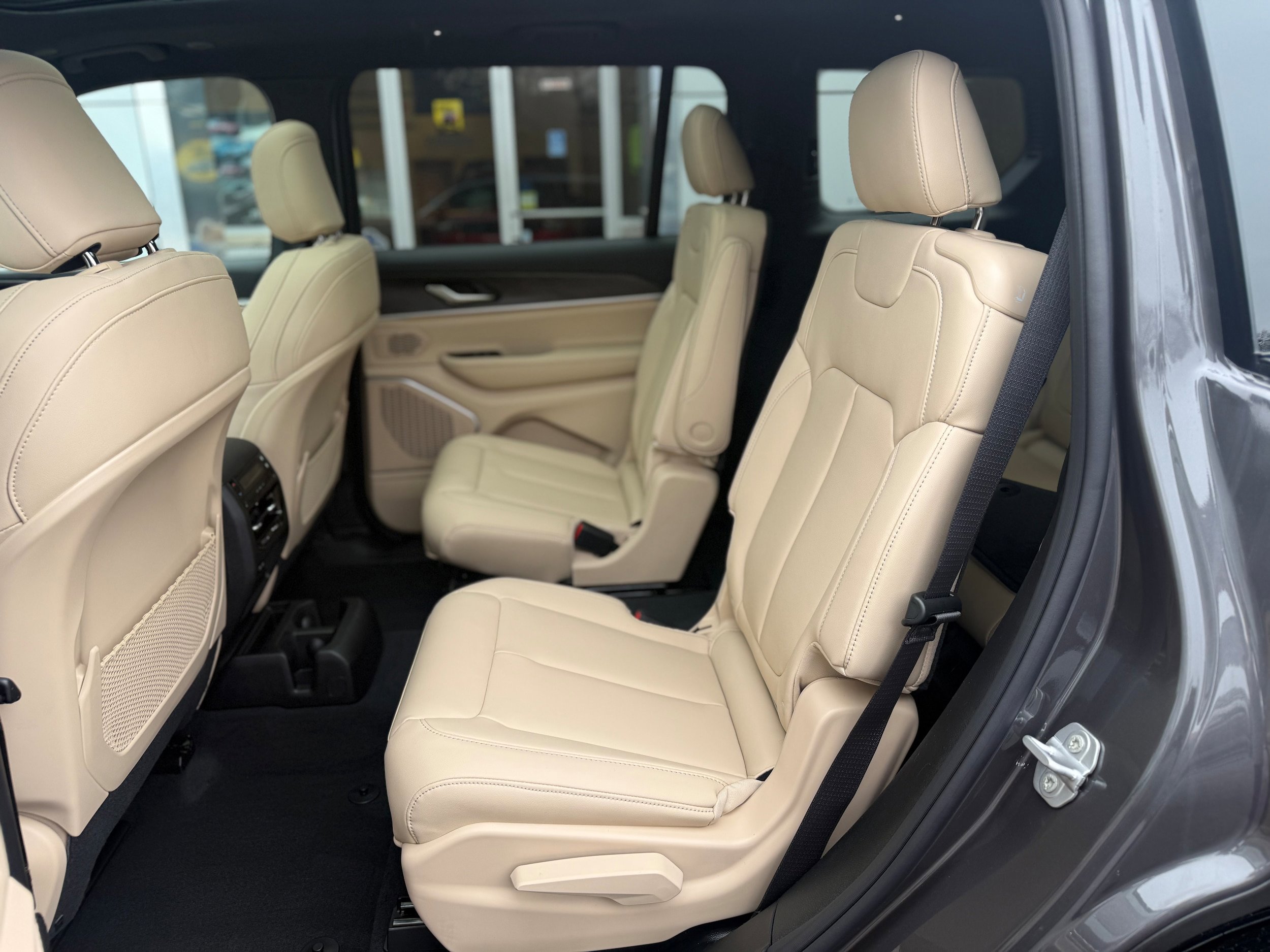 New 2026 Jeep Grand Cherokee L Limited w/ Limited Altitude Package image 13
