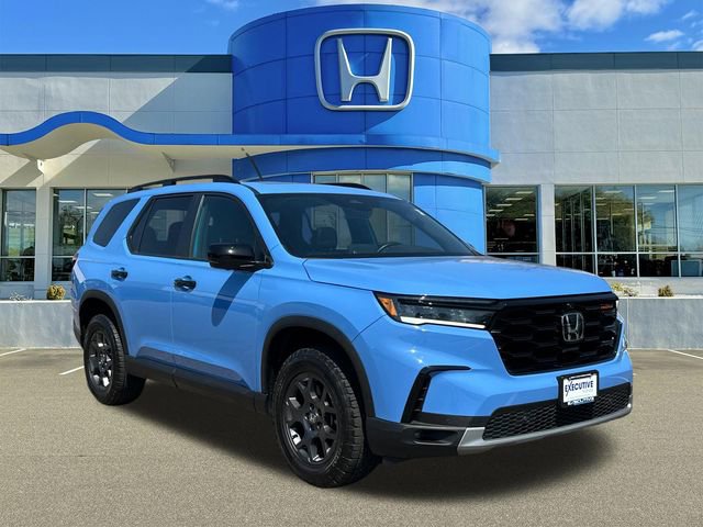 Used 2025 Honda Pilot TrailSport
