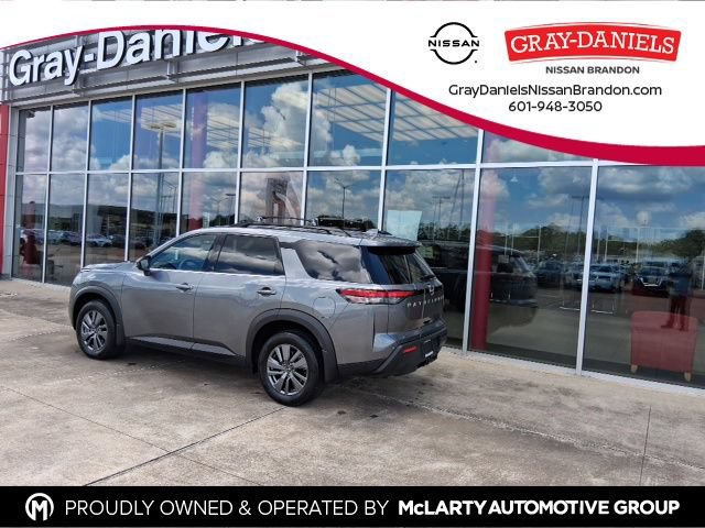 Certified 2025 Nissan Pathfinder SV w/ SV Premium Package FWD image 1