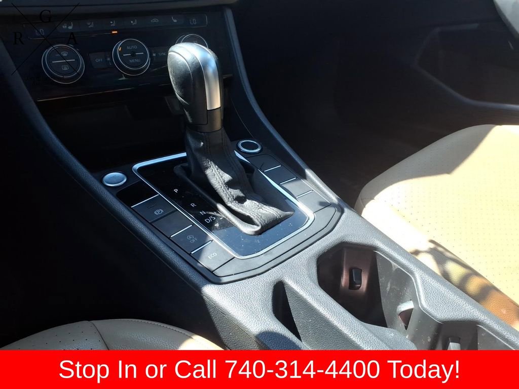 Used 2020 Volkswagen Jetta SE w/ SE Cold Weather Package FWD image 16