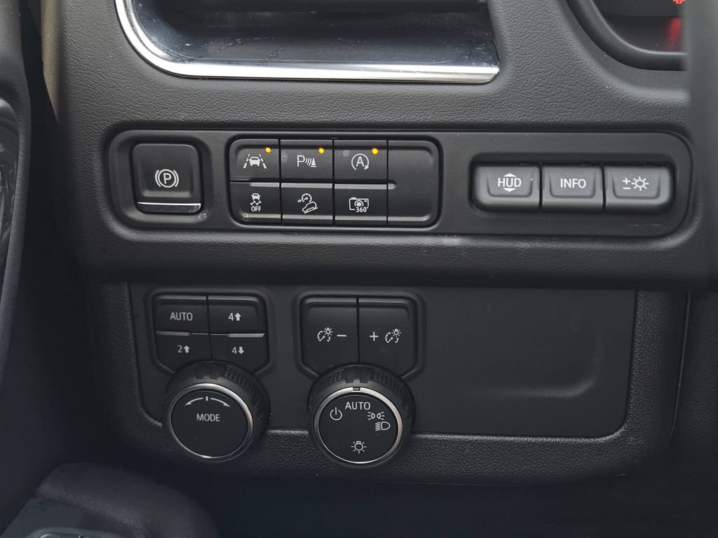 Used 2024 Chevrolet Tahoe Premier AWD/4WD image 22