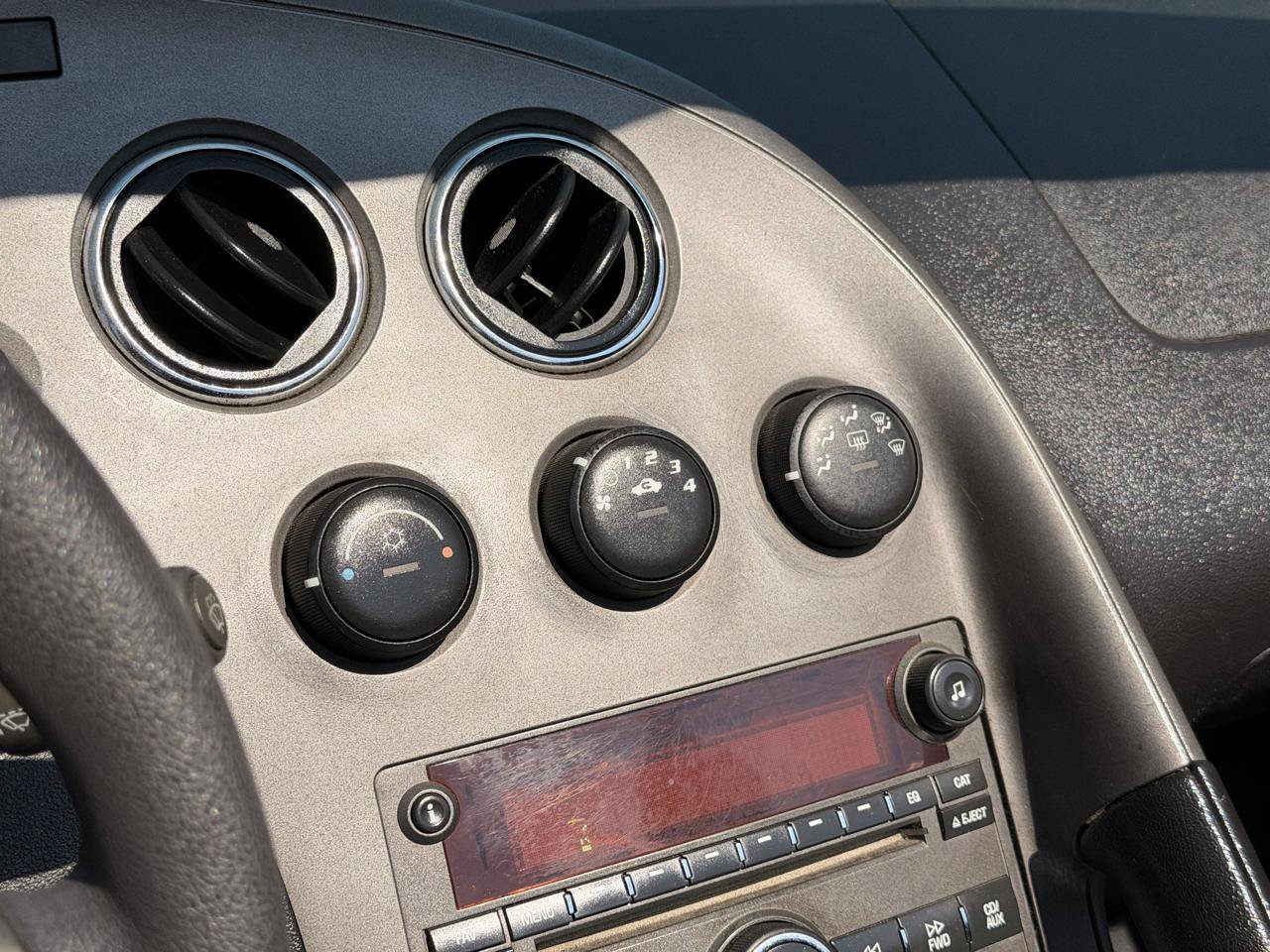 Used 2006 Pontiac Solstice Convertible w/ Power Package RWD image 19
