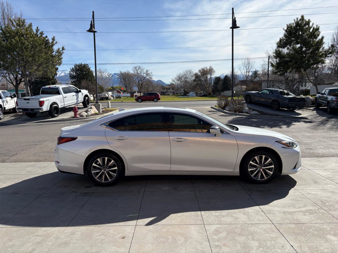 Used 2019 Lexus ES 350 w/ Accessory Package 2 image 3
