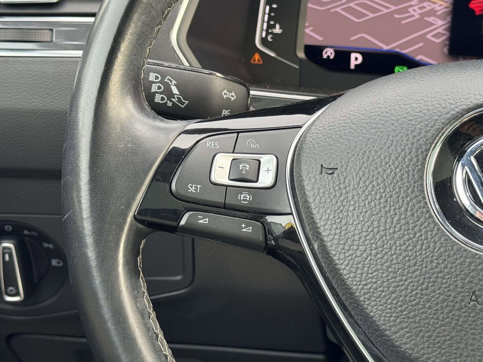 Certified 2021 Volkswagen Tiguan SEL Premium R-Line image 24