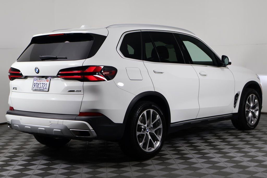 Used 2025 BMW X5 xDrive40i w/ Climate Comfort Package image 4