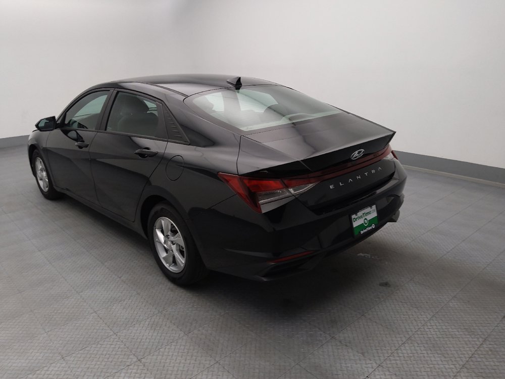 Used 2023 Hyundai Elantra SE FWD image 5