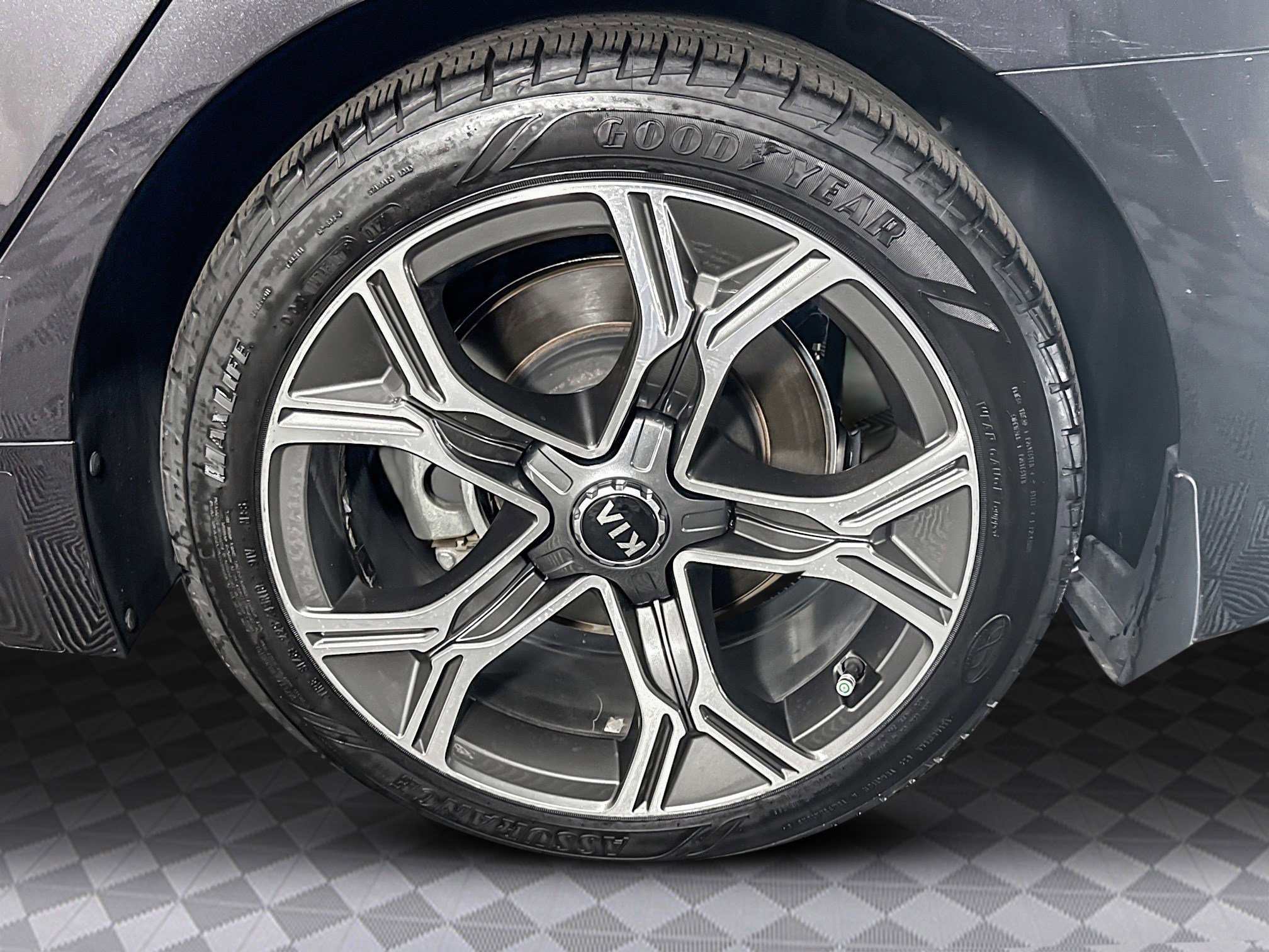 Used 2020 Kia Stinger GT-Line image 32