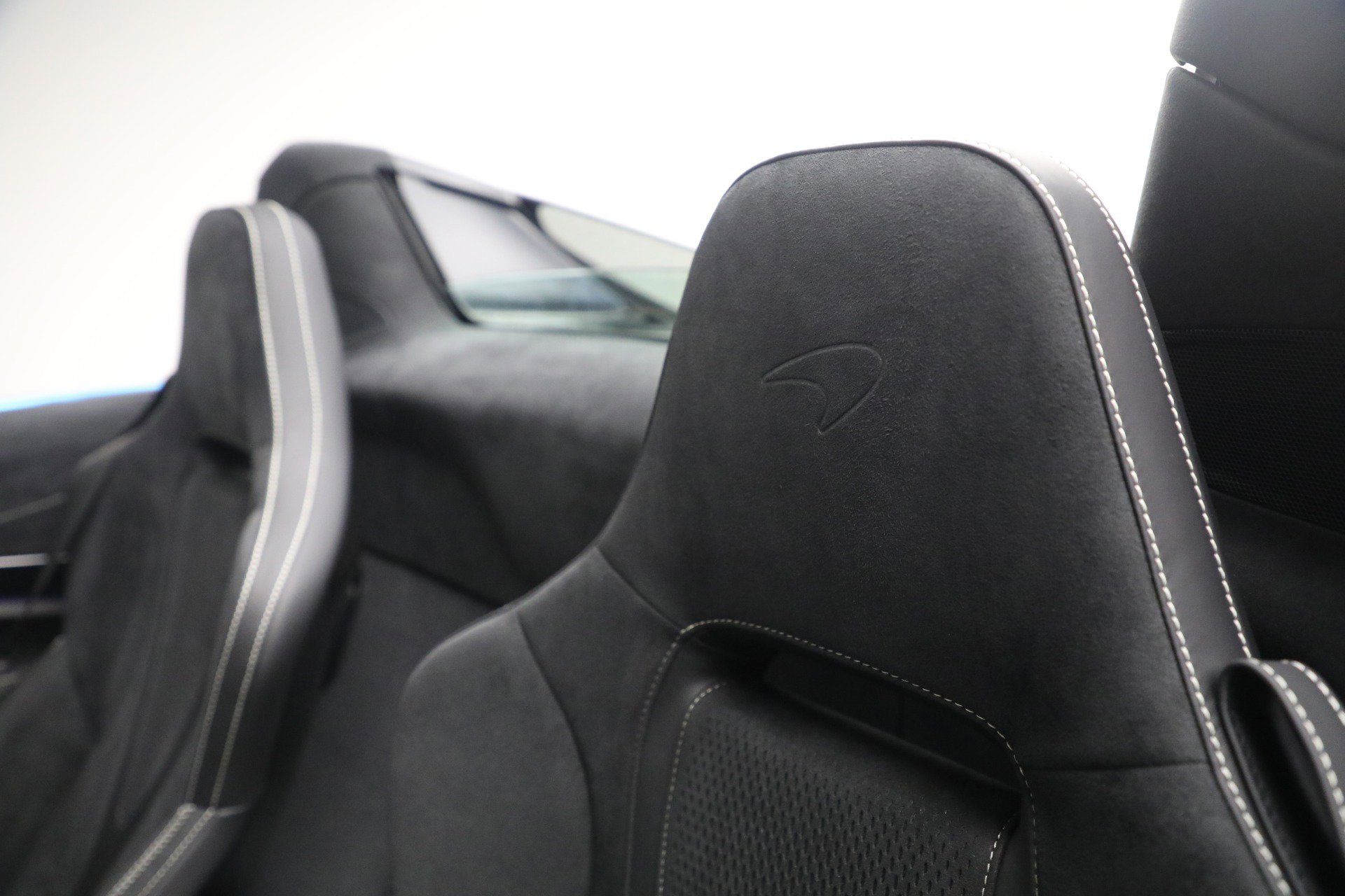 Used 2025 McLaren 750S Spider RWD image 39