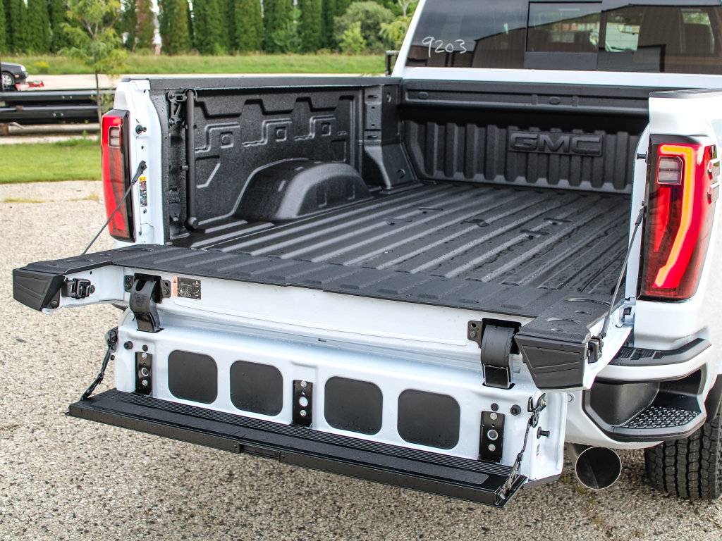 New 2026 GMC Sierra 2500 Denali Ultimate w/ LPO, Black Badging Package AWD/4WD image 13