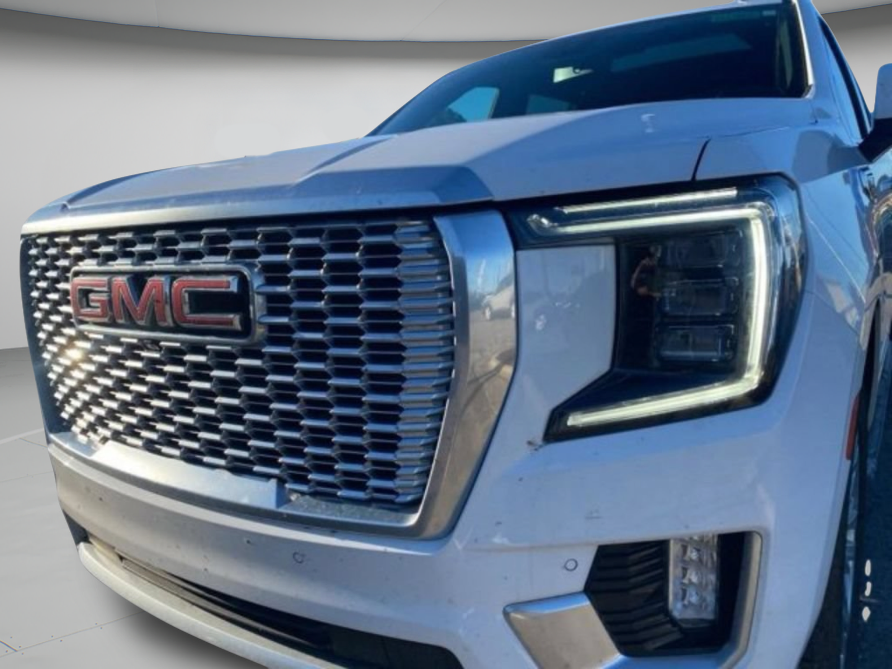 Used 2024 GMC Yukon XL Denali RWD image 34