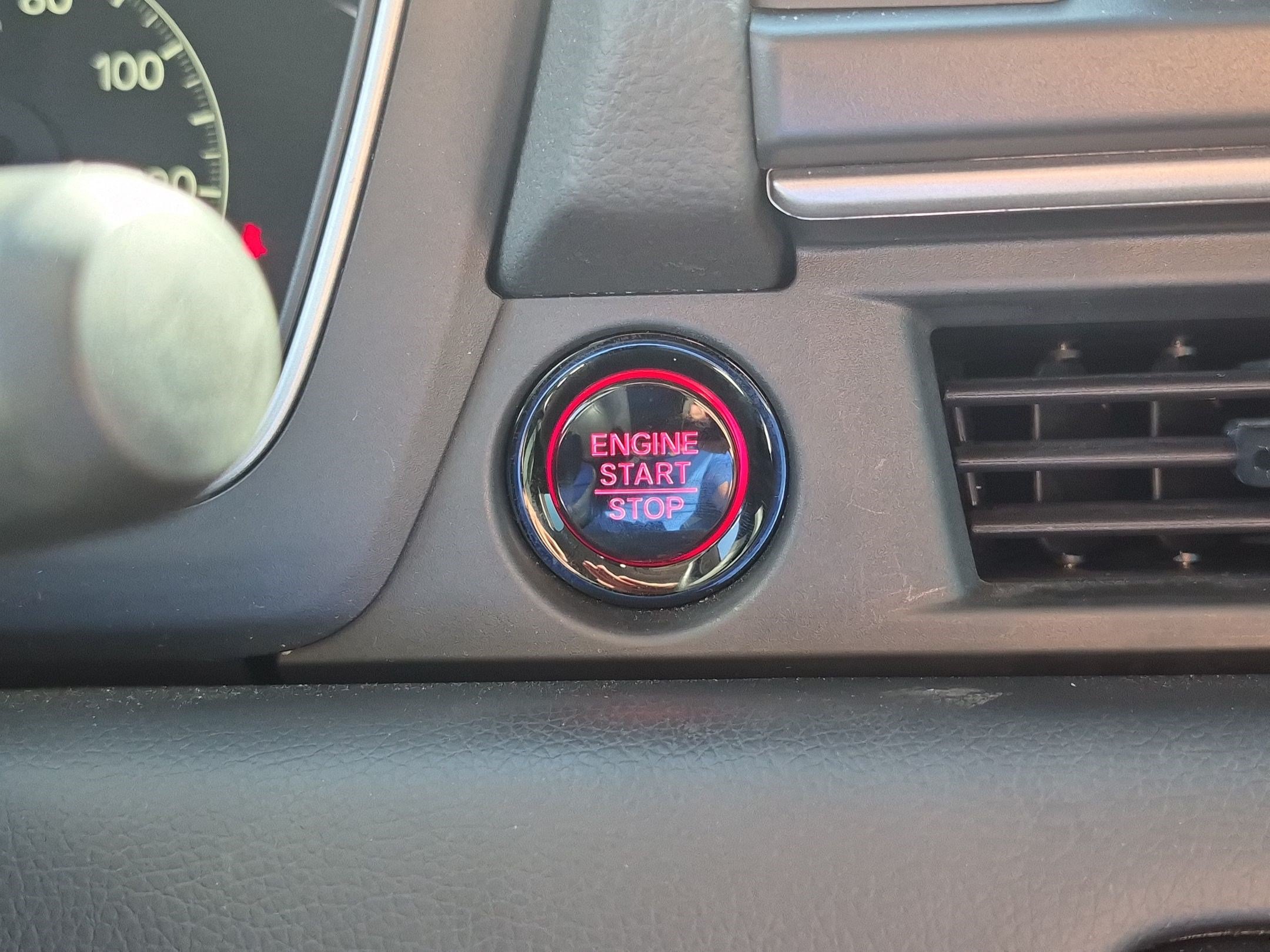 Used 2024 Honda Pilot Touring image 21