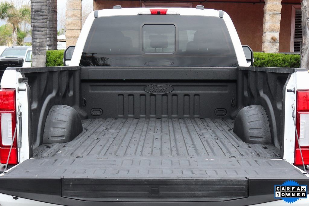 Used 2022 Ford F350 Lariat w/ Black Appearance Package image 8