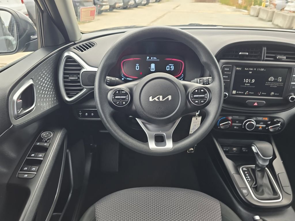 Certified 2025 Kia Soul LX image 13