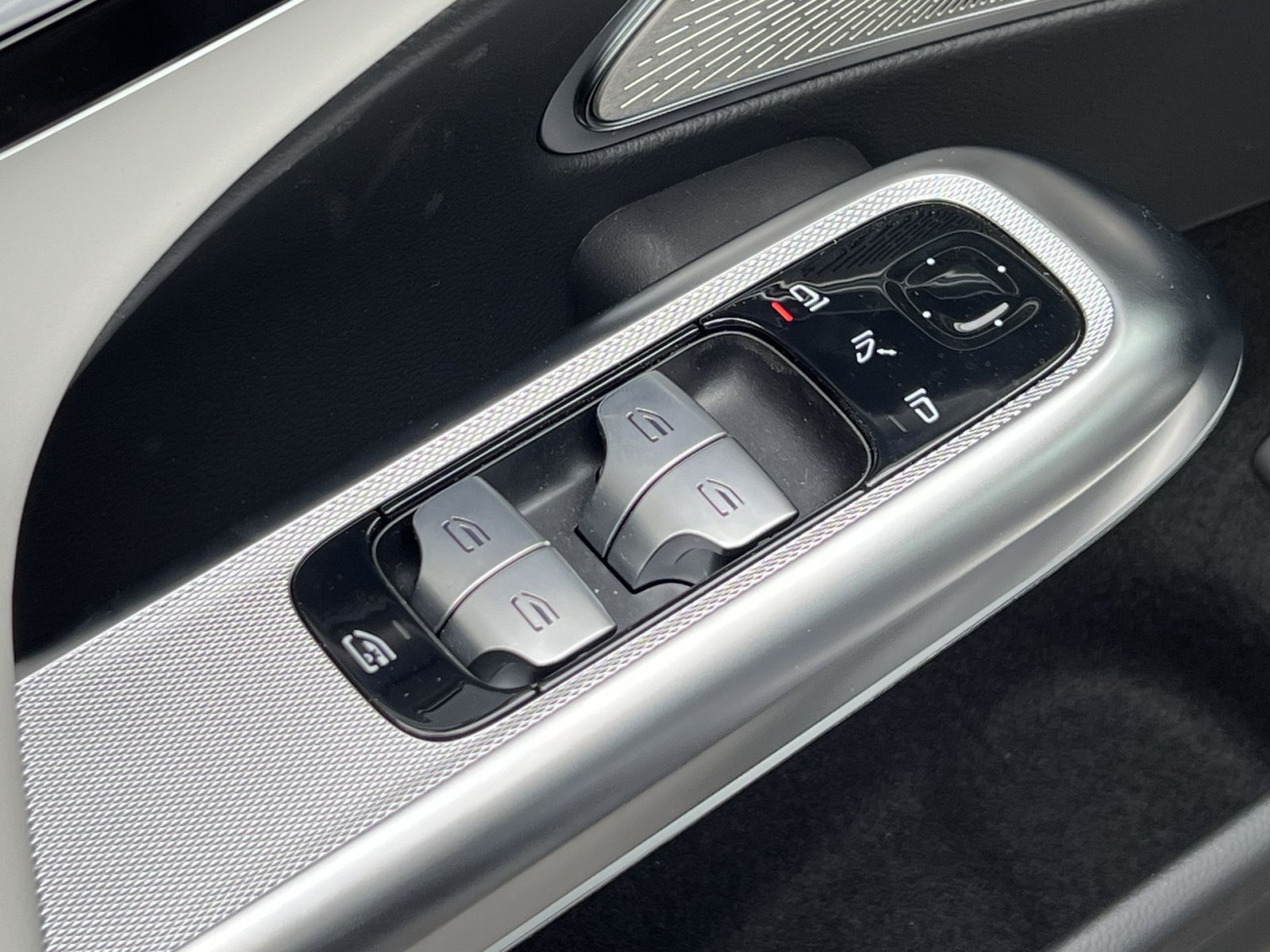 New 2026 Mercedes-Benz E 53 AMG e 4MATIC Sedan image 23