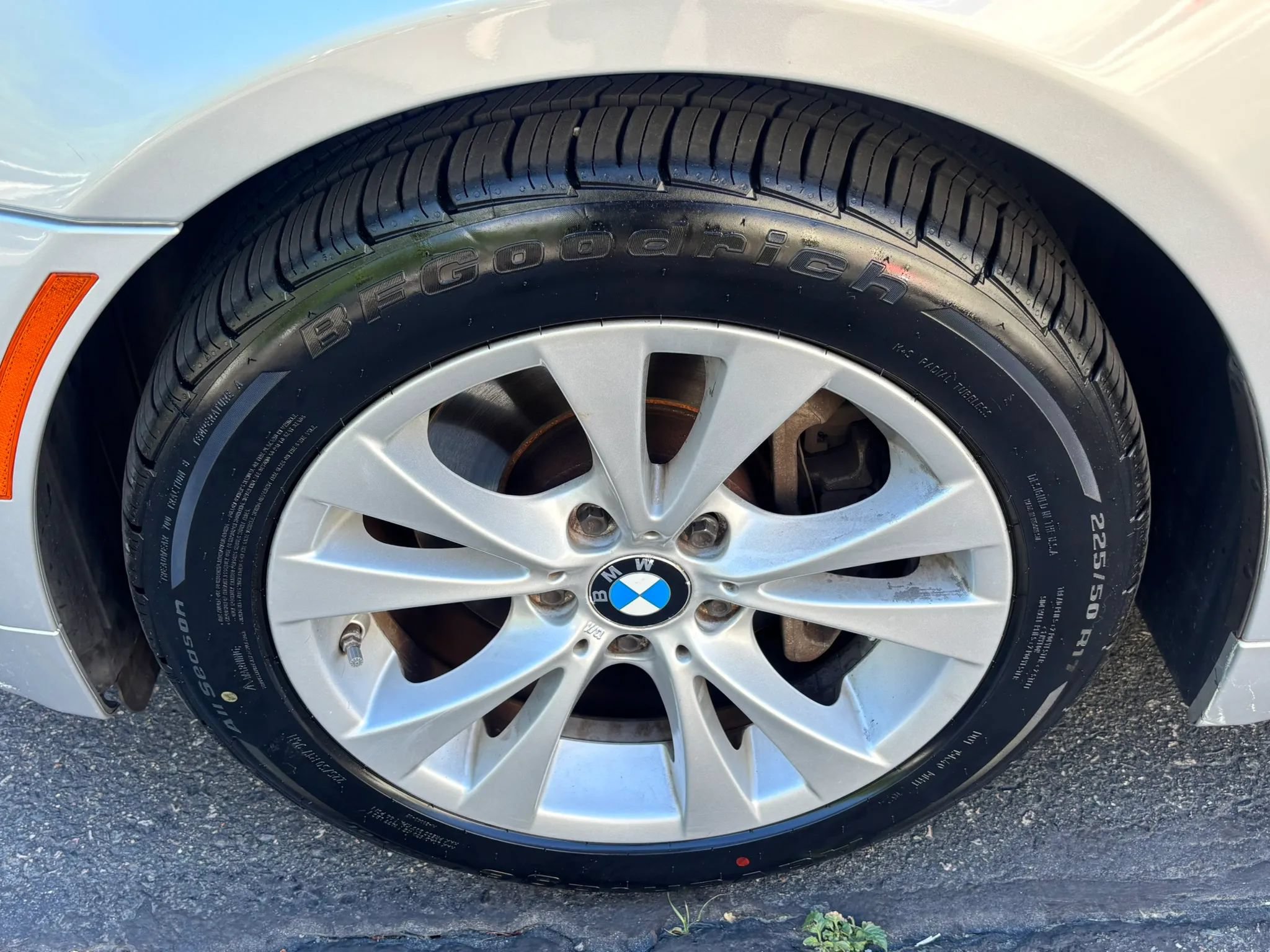Used 2010 BMW 535i xDrive Wagon AWD/4WD image 39