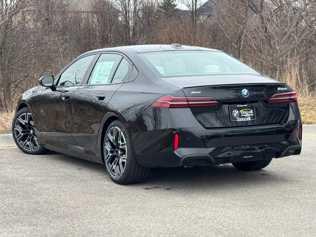 New 2026 BMW 550e xDrive w/ Premium Package image 4