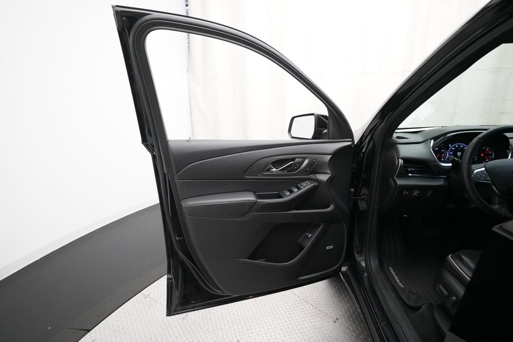 Used 2023 Chevrolet Traverse Premier AWD/4WD image 29