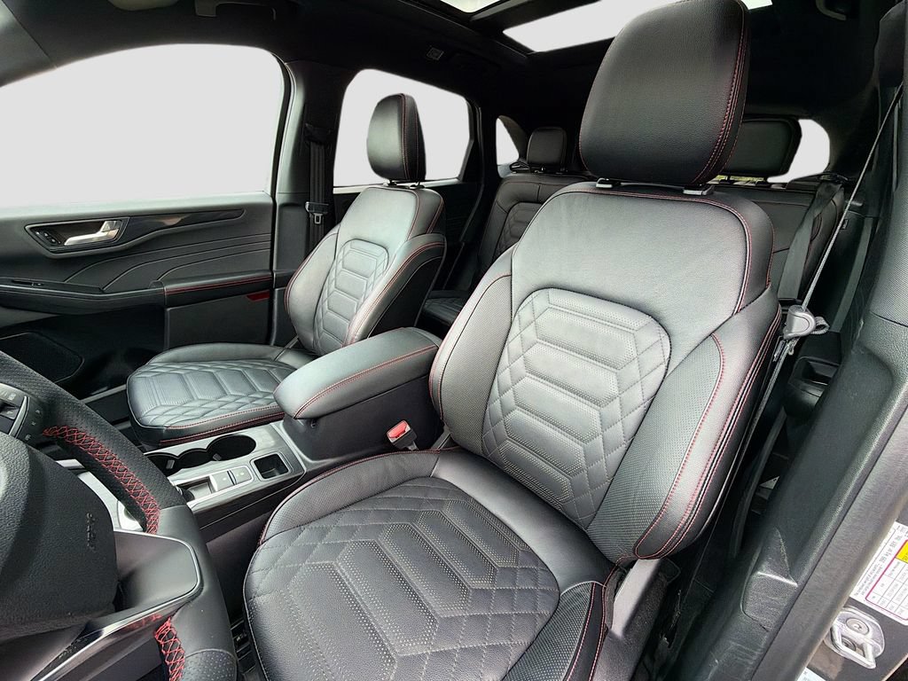 Used 2023 Ford Escape ST-Line Elite w/ Premium Technology Package AWD/4WD image 22