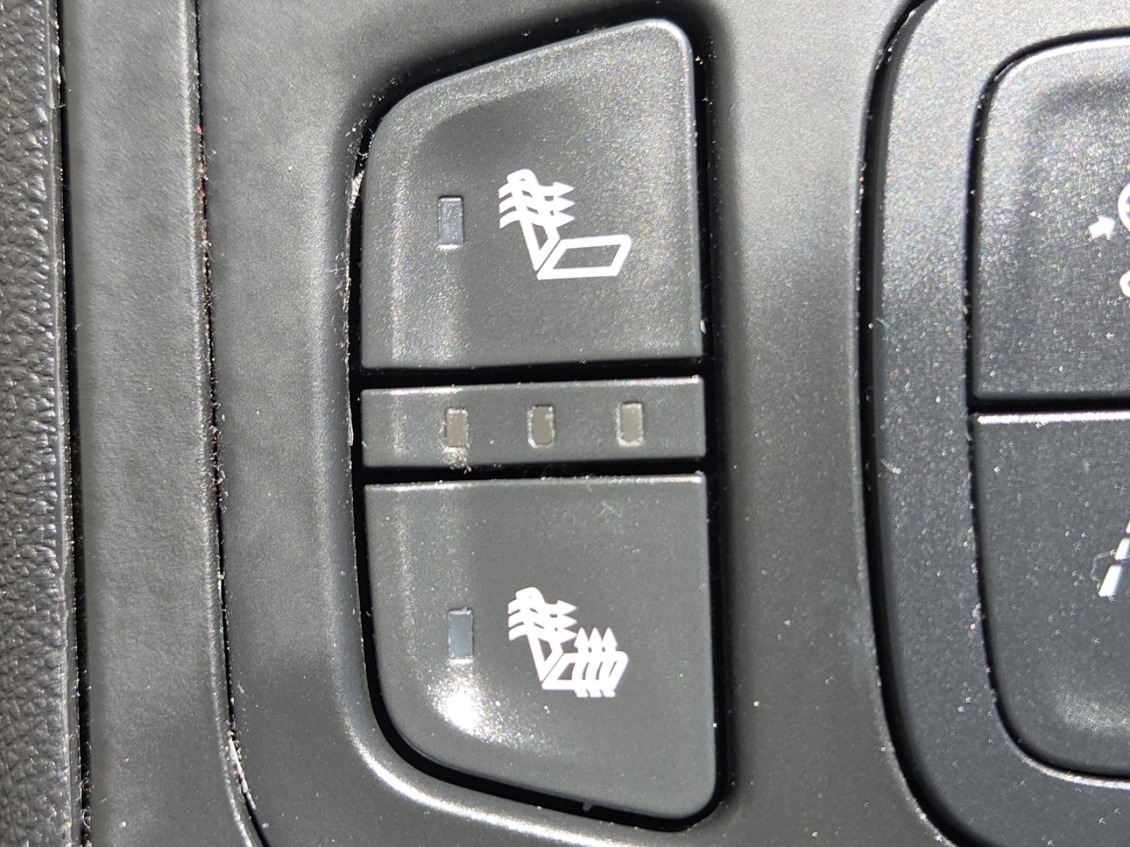 Used 2023 GMC Terrain SLT image 4