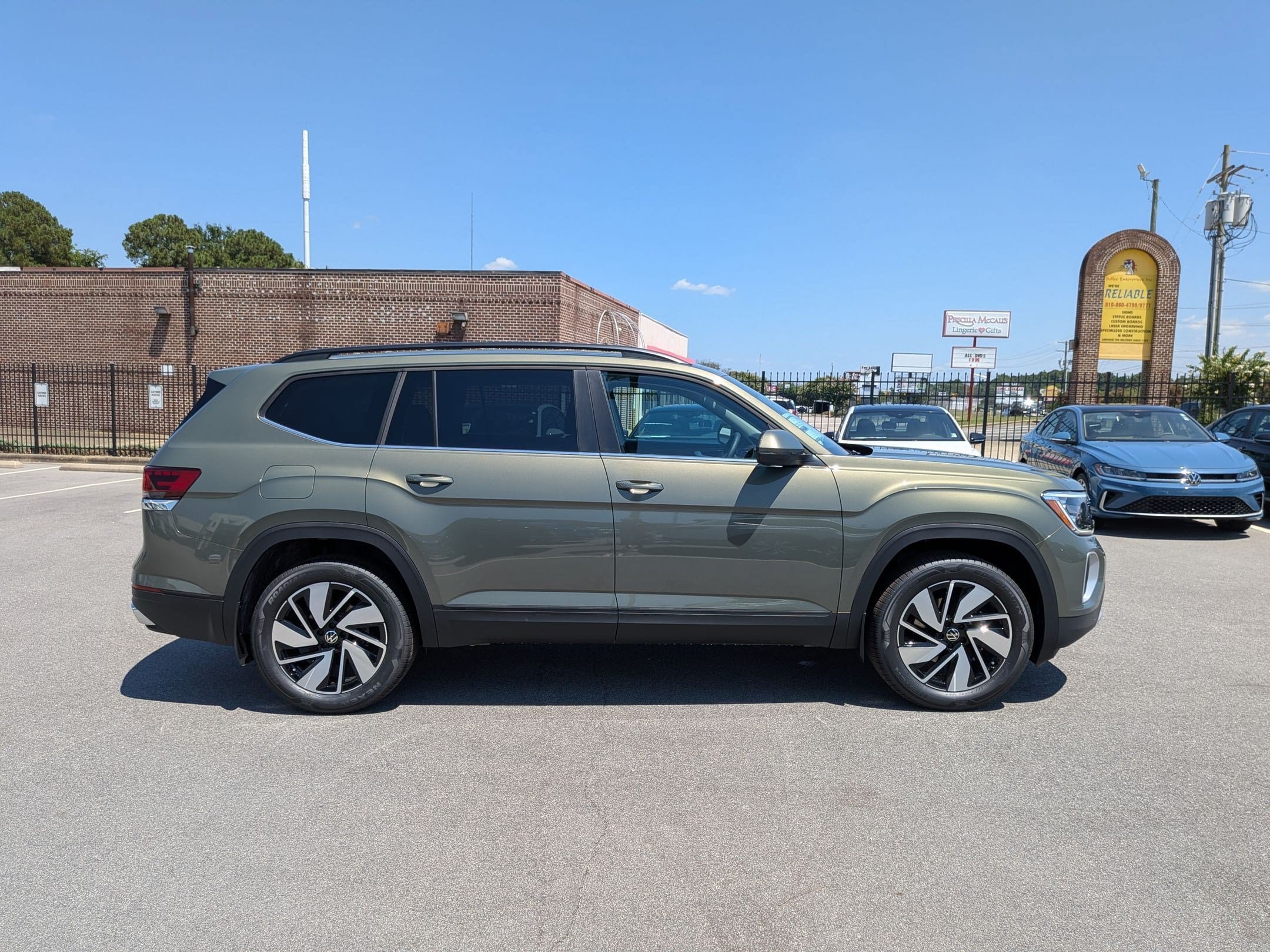 New 2026 Volkswagen Atlas SE AWD/4WD image 2