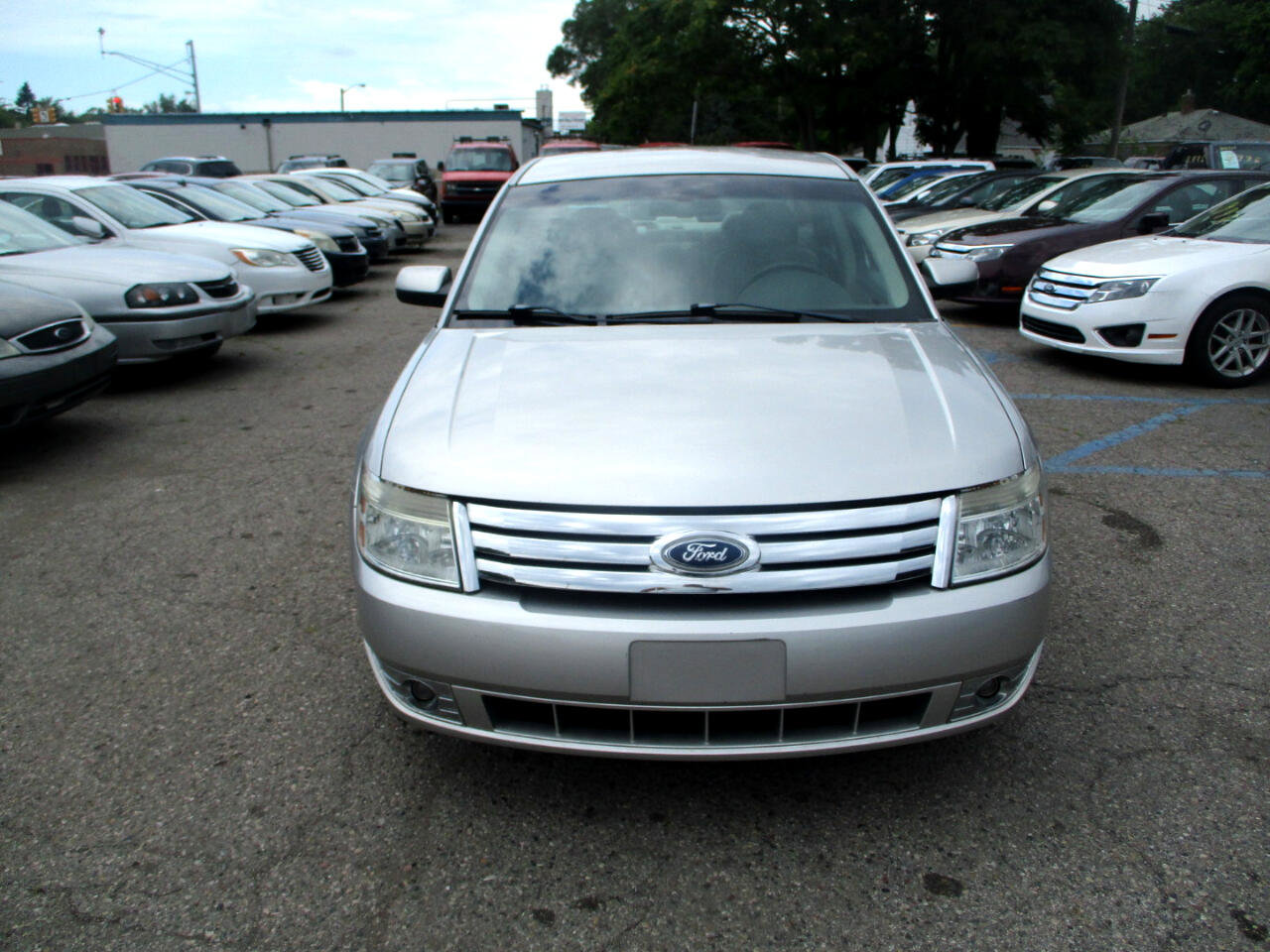 Used 2008 Ford Taurus SEL image 3