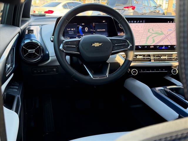 Certified 2026 Chevrolet Equinox EV LT FWD image 9