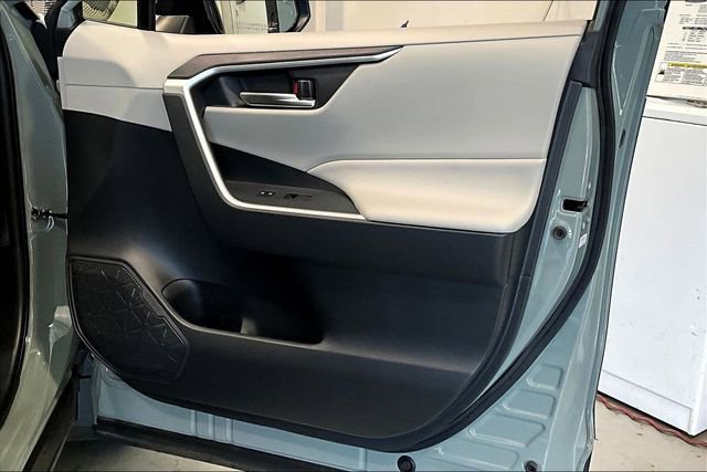 Used 2019 Toyota RAV4 XLE w/ Convenience Package image 28