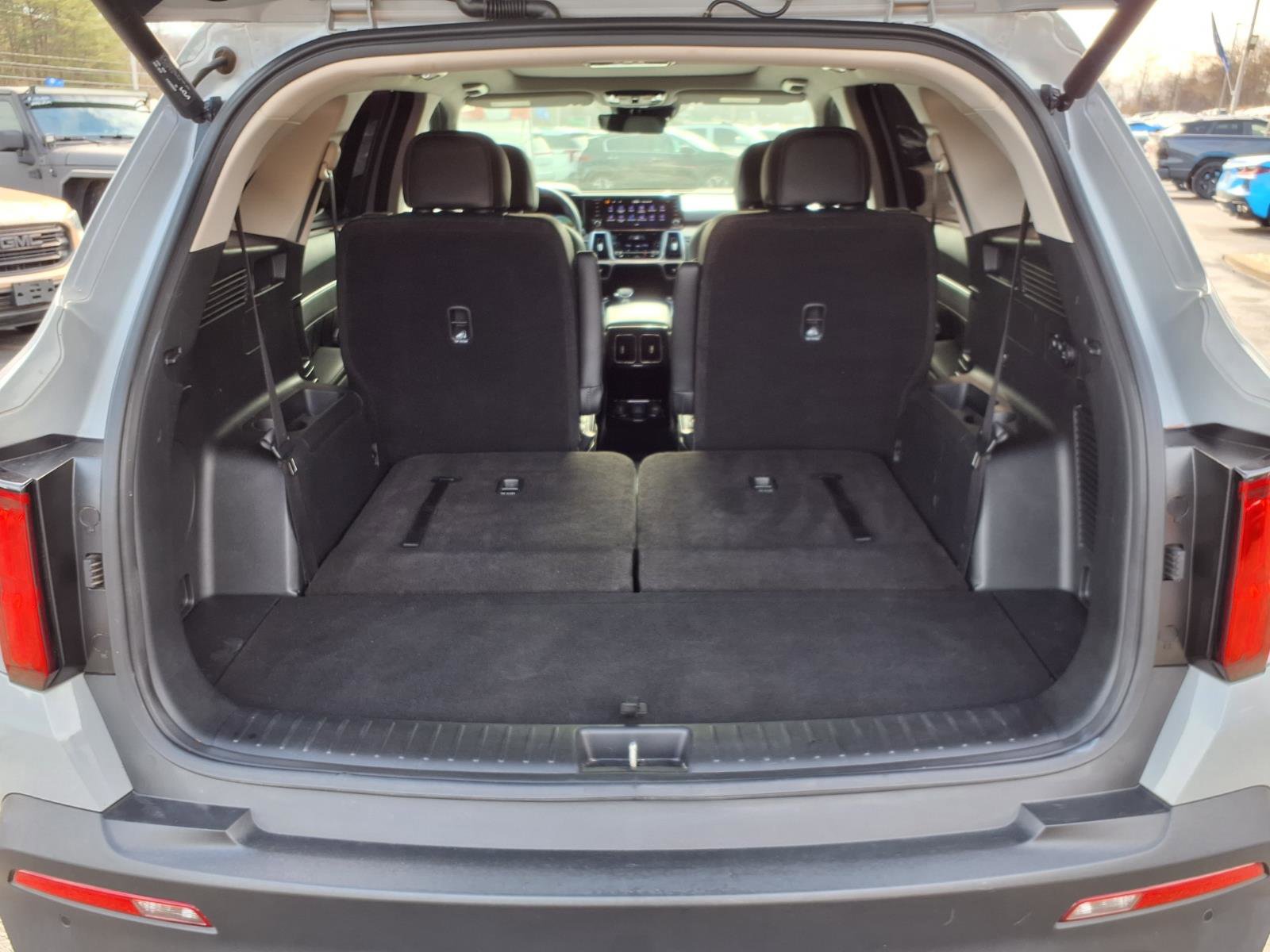 Used 2023 Kia Sorento SX Prestige image 25