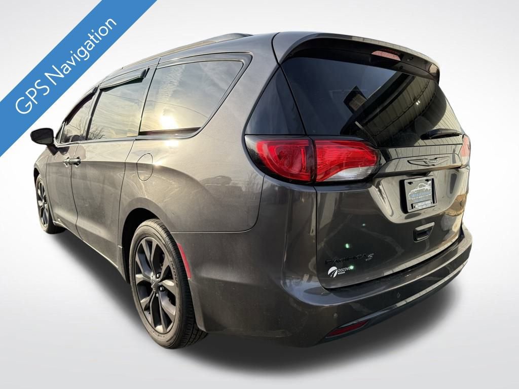 Used 2018 Chrysler Pacifica Touring-L Plus image 3