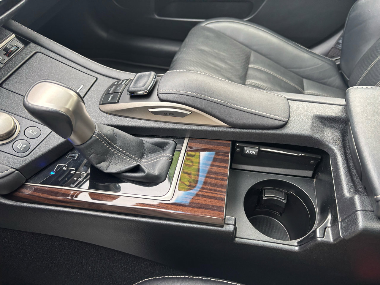 Used 2017 Lexus ES 300h image 28