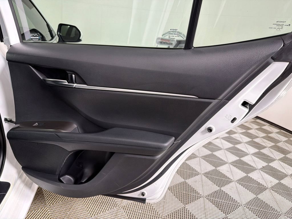Used 2021 Toyota Camry LE FWD image 16