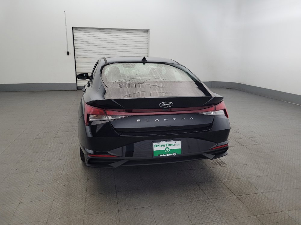 Used 2023 Hyundai Elantra SE FWD image 6