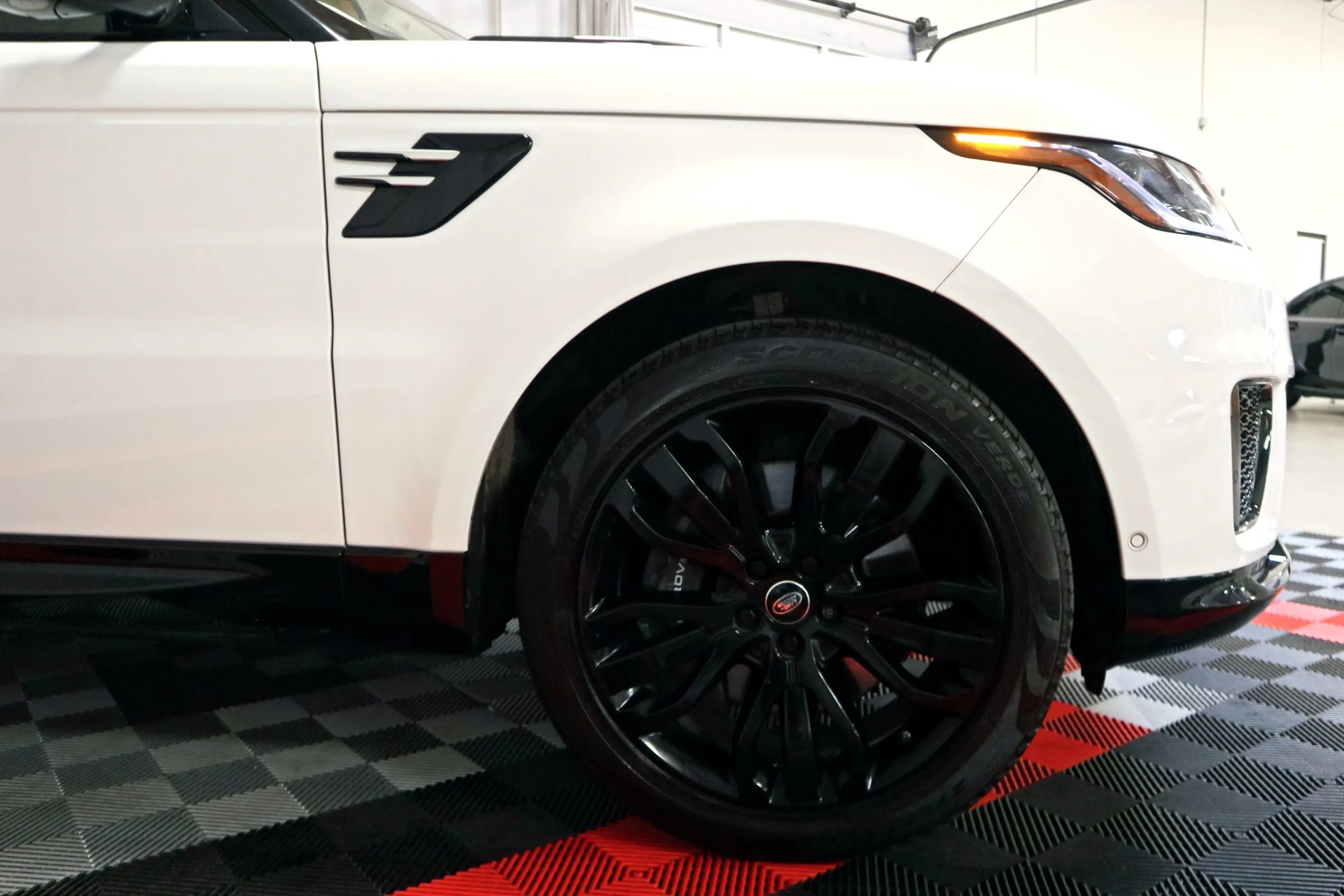 Used 2020 Land Rover Range Rover Sport HSE AWD/4WD image 12