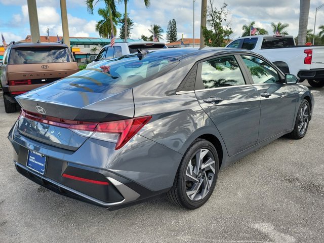 Certified 2025 Hyundai Elantra SEL image 6