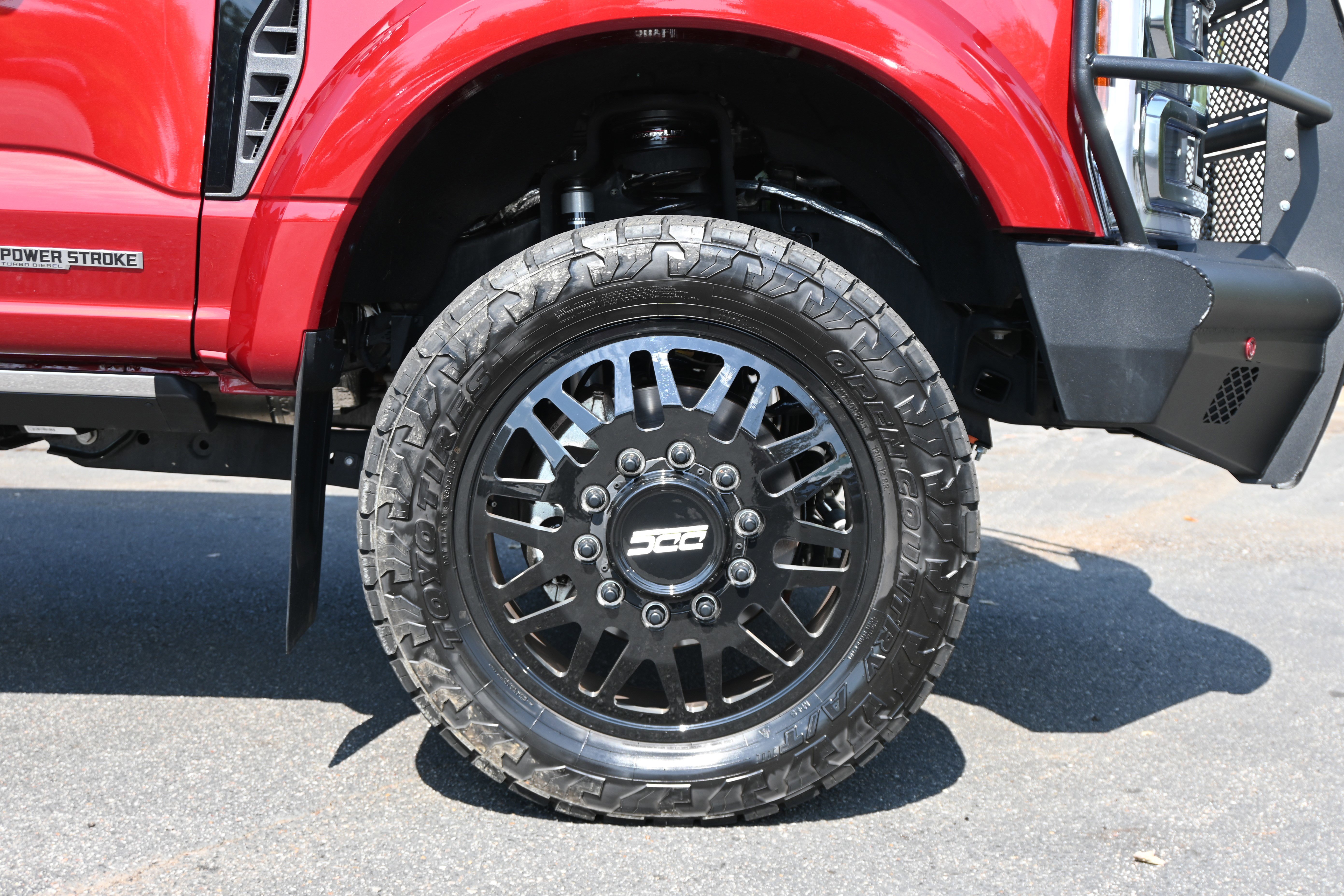 Used 2025 Ford F450 Platinum w/ FX4 Off-Road Package image 13